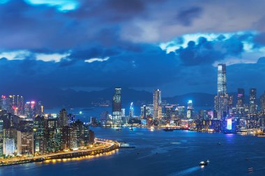 Victoria Limanı, Hong Kong şafağında.