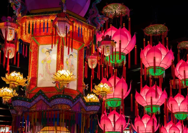 Çin yılbaşı ve sonbahar festivali kutlamaları için Çin feneri.