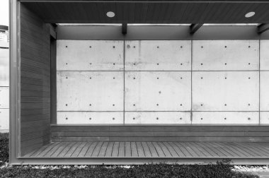 Kamu parkındaki modern pavyonun içi