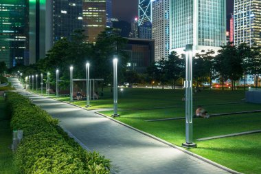 Merkez İlçe gece Hong Kong şehir manzarası ve mesire