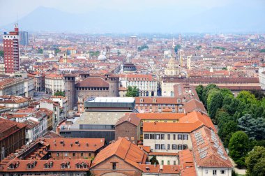 İtalya, Torino 'daki Köstebek Antonelliana gözlem güvertesinden Torino' nun görüntüsü.