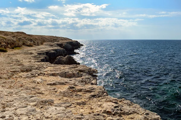 Stânci și mare — Fotografie, imagine de stoc