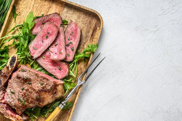 Filete Carne Res Striploin Parrilla Rodajas Fondo Blanco Vista Superior — Foto de Stock