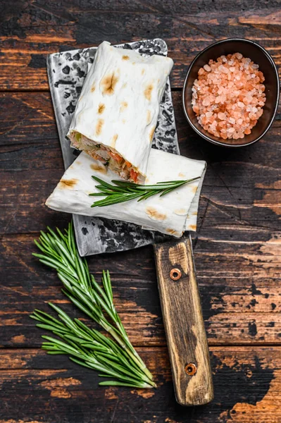 Shawarma Roll Smörgås Lavash Med Kyckling Nötkött Svamp Ost Mörk — Stockfoto