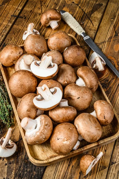 Rohe Champignons Braun Schneiden Holzuntergrund Ansicht Von Oben — Stockfoto