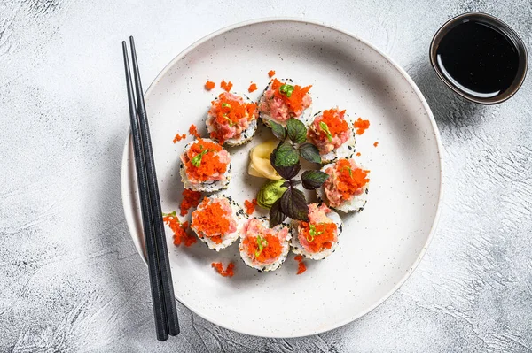 Définir Pain Sushi Avec Avocat Thon Saumon Caviar Fond Gris — Photo
