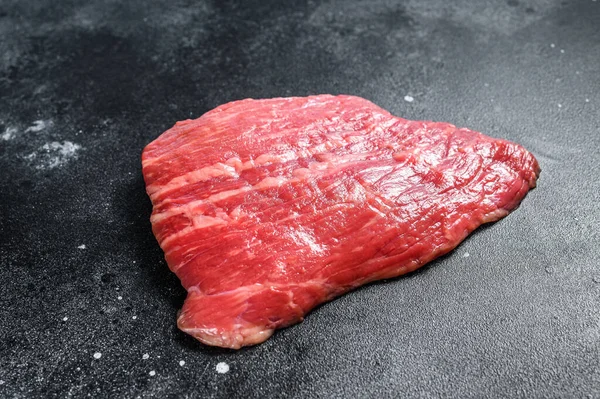 Bife Cru Ferro Carne Mármore Preto Angus Fundo Preto Vista — Fotografia de Stock