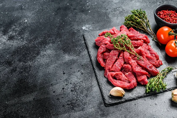 Carne Crua Cortada Tiras Finas Para Stroganoff Carne Bovina Fundo — Fotografia de Stock