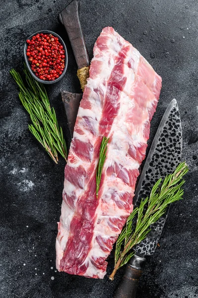 Verse Rauwe Varkensvlees Rek Spareribs Met Specerijen Een Snijplank Met — Stockfoto