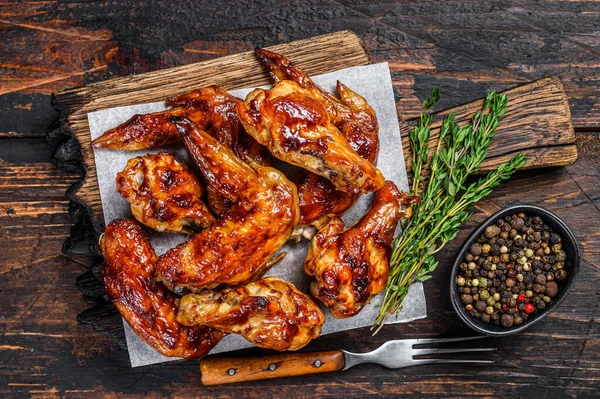 Baked Bbq Chicken Wings Dip Sauce Dark Wooden Background Top — Stock Photo, Image