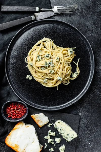 Pasta Espaguetis Con Salsa Queso Azul Crema Nueces Comida Casera —  Fotos de Stock