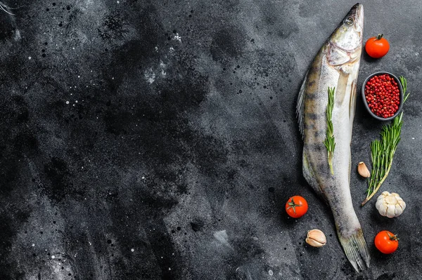 Rågädda Gös Och Gös Färsk Fisk Svart Bakgrund Högst Upp — Stockfoto