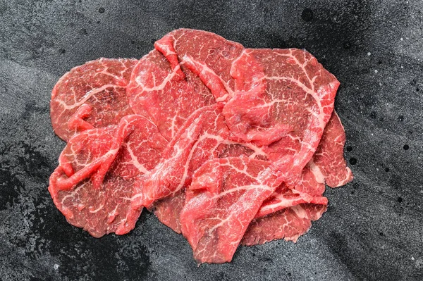 Wołowina Capriccio Surowe Mięso Czarne Tło Widok Góry — Zdjęcie stockowe