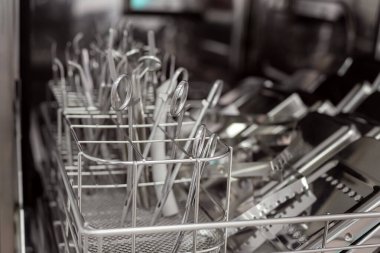 Diş aletleri kapatın