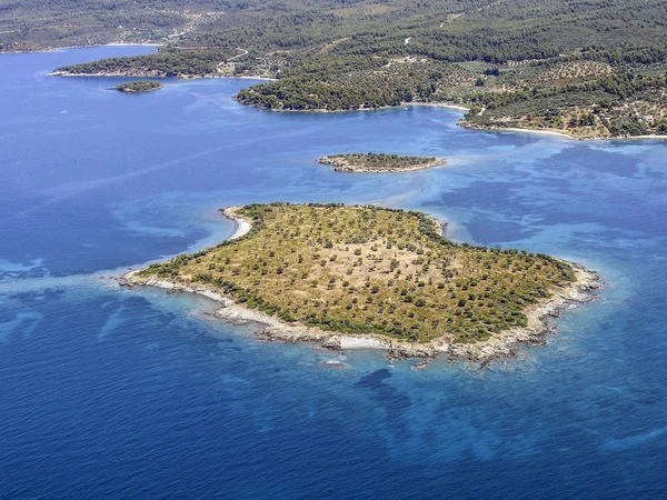 Vista aérea de la isla de Spalathronisi, Grecia Fotos de stock libres de derechos