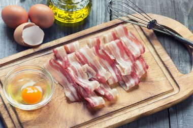 Yumurta ve pastırma ile hazırlama Servis Kahvaltı