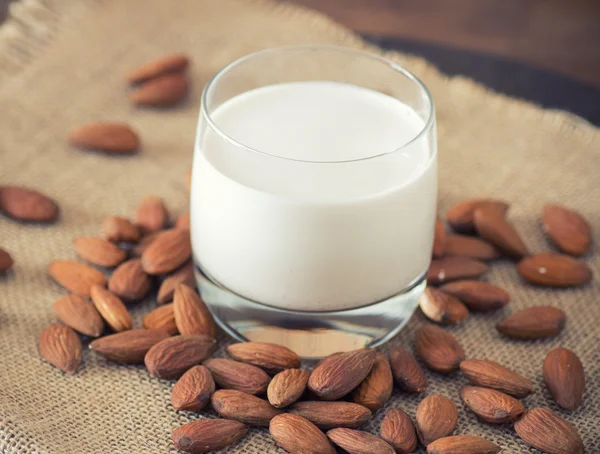 Homemade almond milk — Stock Photo, Image