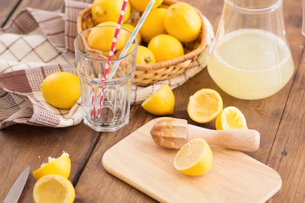 Ev yapımı limonata — Stok fotoğraf