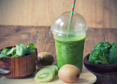 Gitmek yeşil smoothie