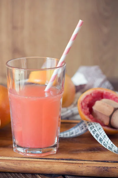 Het concept van weight loss met grapefruitsap — Stockfoto