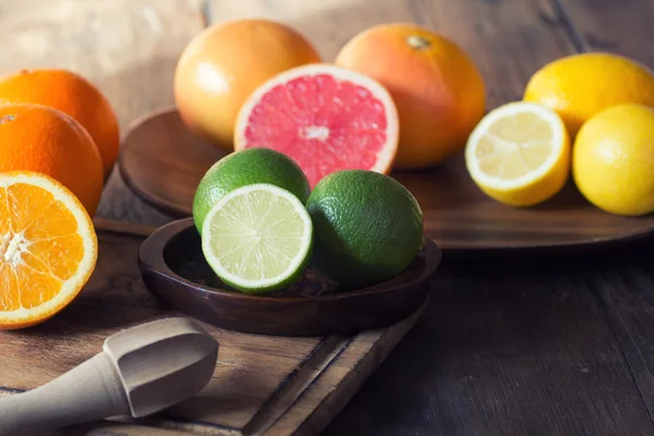 Assorted citrus fruits — Stock Photo, Image