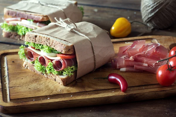 Broodjes met prosciutto — Stockfoto