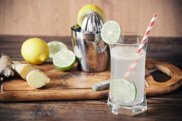 Домашній лимонад з імбиром — стокове фото