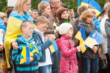 Mariupol, Ukrayna - Mayıs 03: 15 Shirokino 'nun silahsızlandırılması için yapılan halk toplantısı.