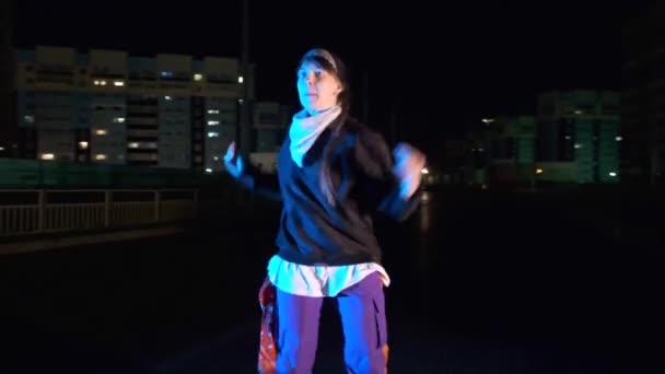 Pretty Young Woman Performing Contemporary Freestyle Dance Night City Street — Stock Video