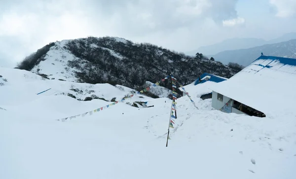 Nepal Makalu Barun Ulusal Parkı Nepal Dağ Sığınağı Karla Kaplı — Stok fotoğraf
