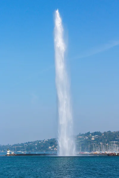 Fountain at lake Geneva, Switzerland — Stock Photo, Image