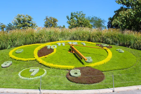 Famous flower clock, Geneva, Switzerland. This masterpiece of ar — Stock Photo, Image