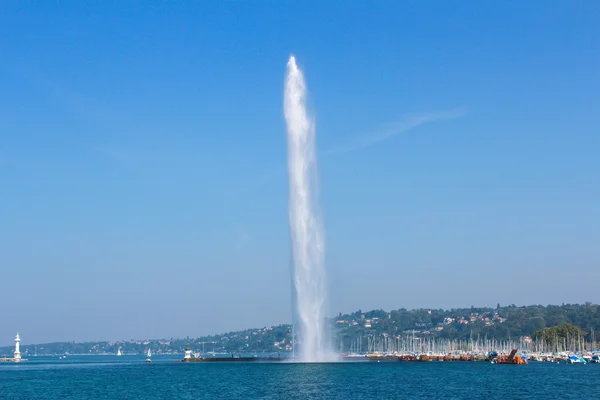 Fountain at lake Geneva, Switzerland — Stock Photo, Image