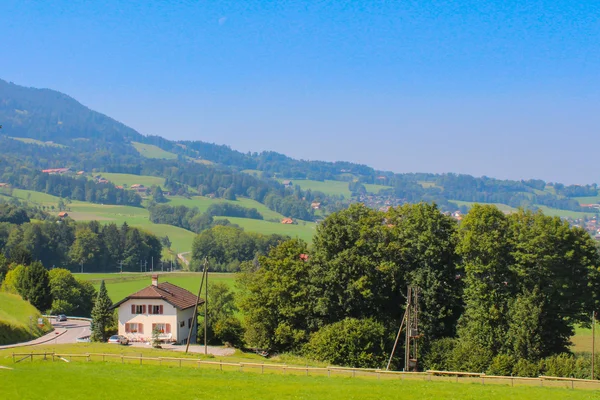 Zemědělská krajina, Gruyere - Švýcarsko — Stock fotografie