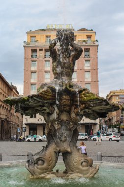 Roma İtalya, Fontana del Tritone anlamı Triton çeşme