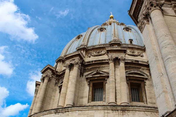 Basilica di San Pietro è una chiesa tardo rinascimentale situata all'interno — Foto Stock