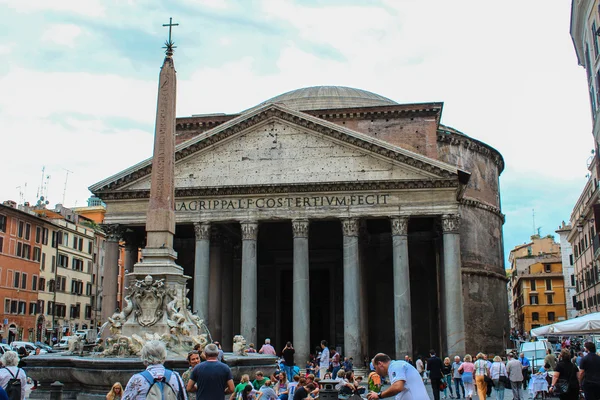 Řím - 26. září: The Pantheon 26 září, 2012 v Římě, — Stock fotografie