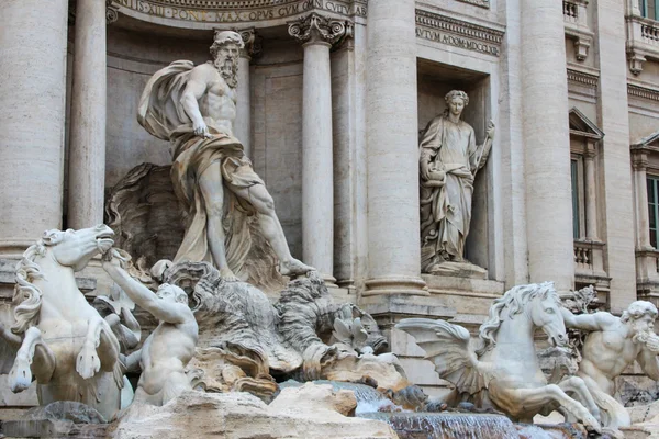 Roma, Italia. Uno dei monumenti più famosi - Fontana di Trevi  ( — Foto Stock