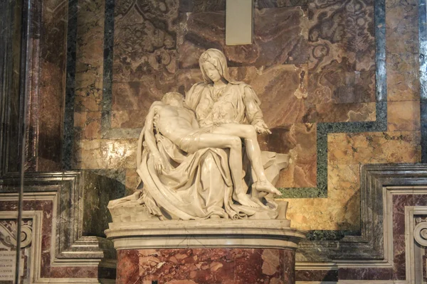 VATICANO - SETEMBRO 25: Interior da Basílica de São Pedro em setembro — Fotografia de Stock