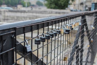 Paris'te Seine pitoresk bentleri. (La C