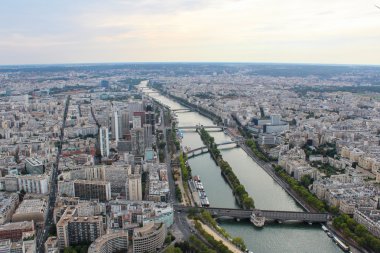 Paris havadan görünümü