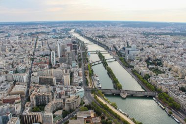 Paris havadan görünümü
