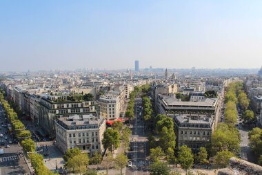 Farklı mimari Paris çatısı görüntüsü.
