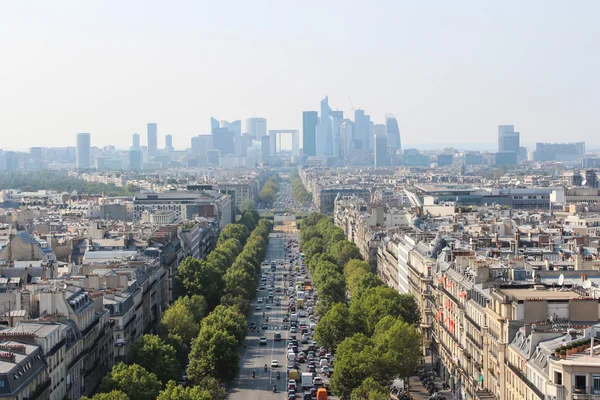 Farklı mimari Paris çatısı görüntüsü.