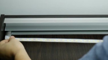 LED şerit kurulumu, ana diyot bandı metal profil için uygular