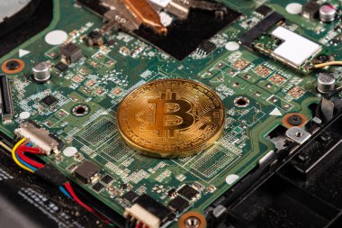 Altın sikke bitcoin, kripto para madenciliği kavramı