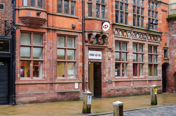Честер; Великобритания: 29 января 2021: Банк HSBC имеет филиал на Истгейт-стрит.