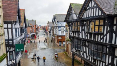 Chester; Birleşik Krallık: 29 Ocak 2021: Chester alışveriş bölgesinde genel bir manzara bir Ocak Cuma öğleden sonra görüldü. Ulusal Corona virüsü tecridi sırasında çoğu insan evde kalıyor..