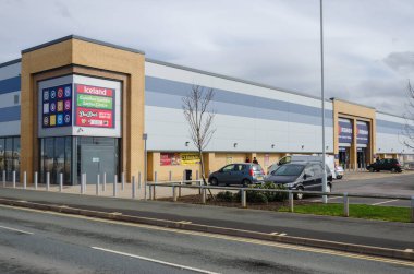 Rhyl, Denbighshire; İngiltere: 21 Şubat 2021: The Range, Marina Quay Perakende Parkı 'nda büyük bir genel ve ev eşyaları mağazası işletiyor. İzlanda Range içinde bir mağaza açıyor..