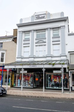 Llandudno, İngiltere: 18 Aralık 2021: Clares Mostyn Caddesi 'nde geleneksel bir mağazadır.  